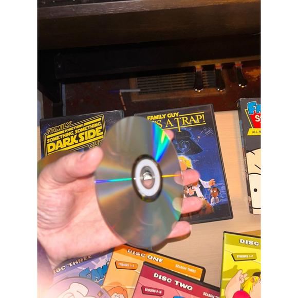 Family Guy: Vol 1 - Season 1,2/vol 2 Season 3/Dark Side/Its A Trap, Untold Story - Picture 5 of 14